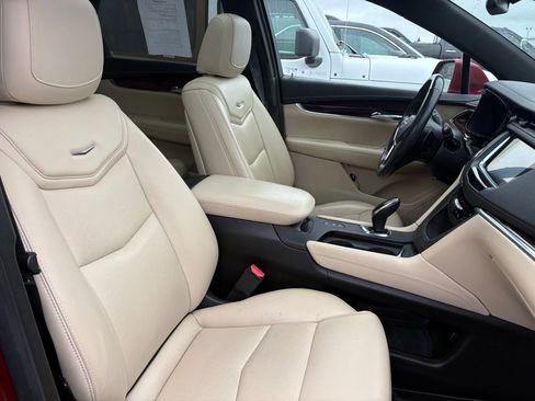 Used 2019 Cadillac XT5 Luxury AWD/4WD image 9