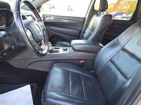 Used 2018 Jeep Grand Cherokee Overland image 9