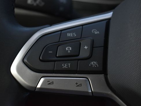 Used 2024 Volkswagen Jetta Sport image 19