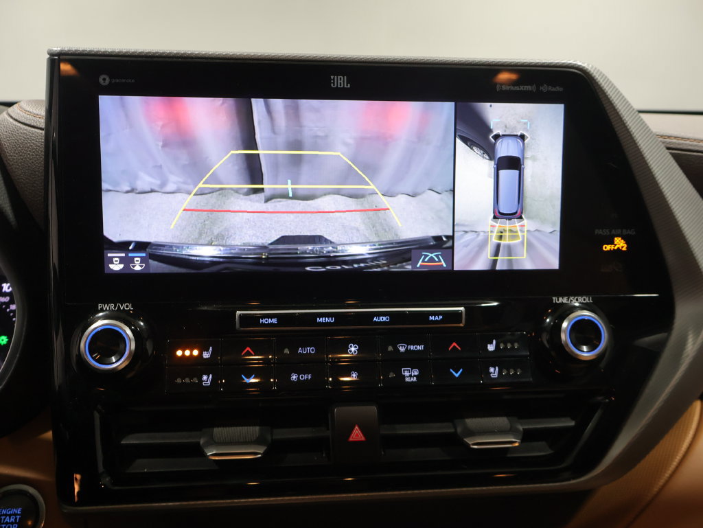 Used 2020 Toyota Highlander Platinum AWD/4WD image 26