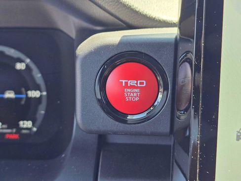 Used 2026 Toyota 4Runner TRD Off-Road Premium AWD/4WD image 33