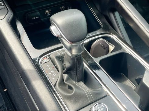 Used 2024 Kia Telluride S w/ S Sunroof Package FWD image 17