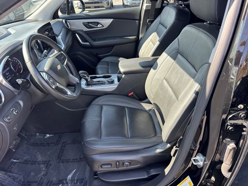 Used 2023 Chevrolet Blazer LT image 9