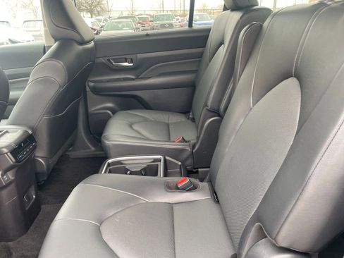 Used 2025 Toyota Grand Highlander FWD image 27