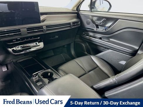 Certified 2023 Lincoln Corsair Grand Touring w/ Rear Removable Package Tray AWD/4WD image 26