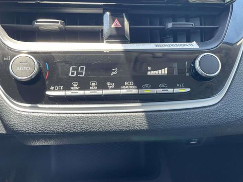 Used 2024 Toyota Corolla LE FWD image 37