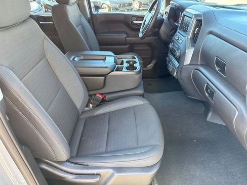 Used 2024 Chevrolet Silverado 1500 Custom Trail Boss w/ Dark Appearance Package image 18