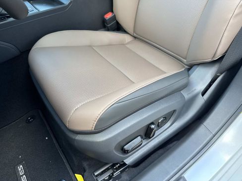 New 2025 Lexus ES 350 w/ Premium Package image 19