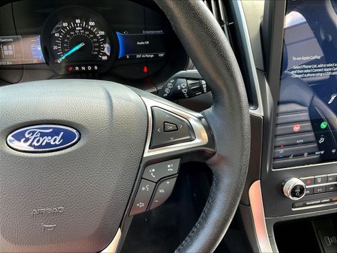 Used 2024 Ford Edge SEL AWD/4WD image 13