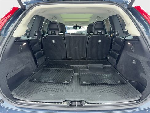 Used 2018 Volvo XC90 T5 Momentum w/ Convenience Package image 14