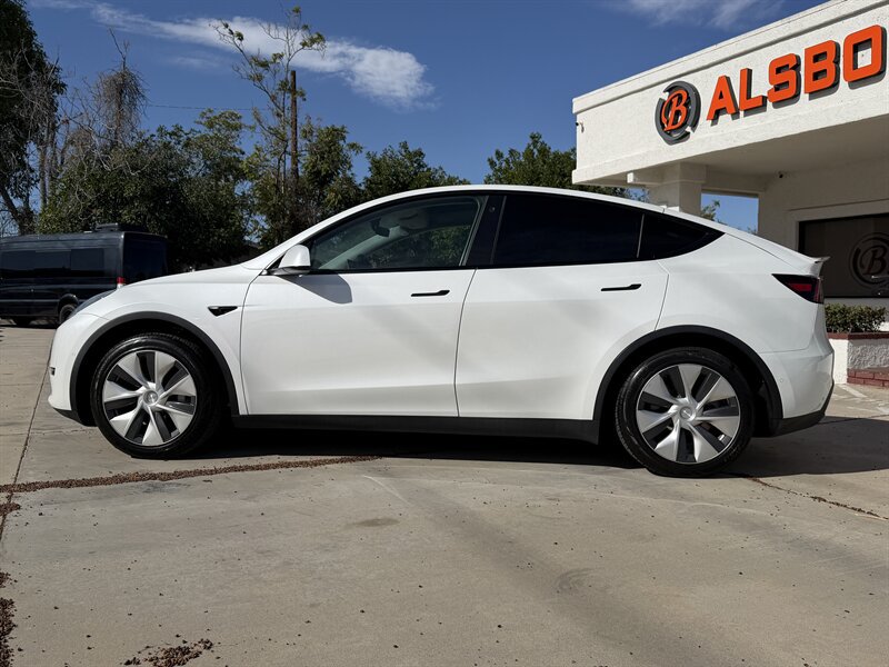 Used 2021 Tesla Model Y 2WD image 2