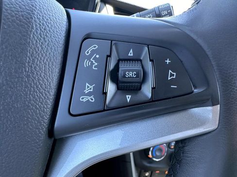 Used 2022 Chevrolet Trax LT w/ LT Convenience Package AWD/4WD image 18
