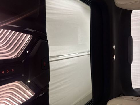 Certified 2023 BMW 330i xDrive Sedan w/ Driving Assistance Package image 23