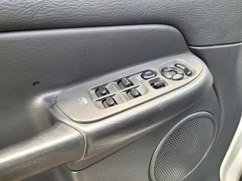 Used 2004 Dodge Ram 1500 Truck SLT image 18