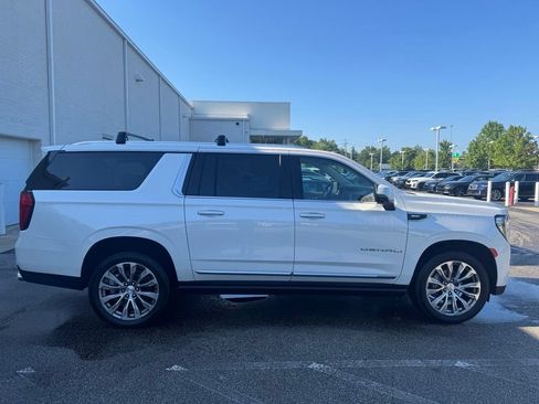 Used 2021 GMC Yukon XL Denali w/ Denali Premium Package AWD/4WD image 6
