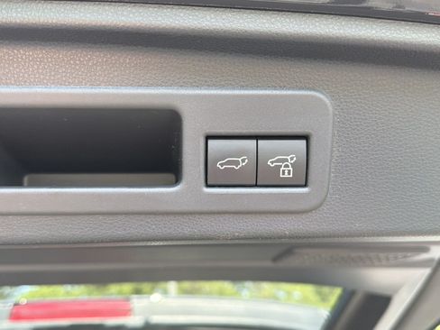 Used 2025 Toyota 4Runner TRD Off-Road Premium AWD/4WD image 19