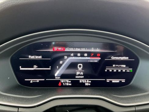 Used 2023 Audi SQ5 Prestige AWD/4WD image 25