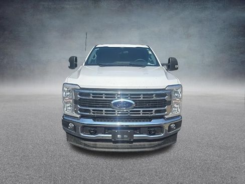 Used 2025 Ford F350 XLT AWD/4WD image 3