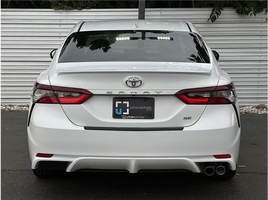 Used 2023 Toyota Camry SE FWD image 11