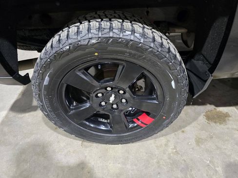 Used 2017 Chevrolet Silverado 1500 LTZ Z71 w/ Redline Edition AWD/4WD image 25