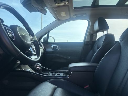 Used 2022 Kia Sorento SX image 47