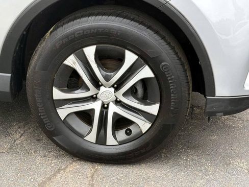 Used 2016 Toyota RAV4 LE AWD/4WD image 6