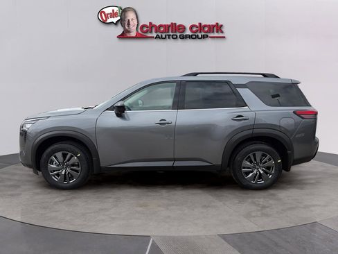 New 2026 Nissan Pathfinder SV w/ SV Premium Package FWD image 3