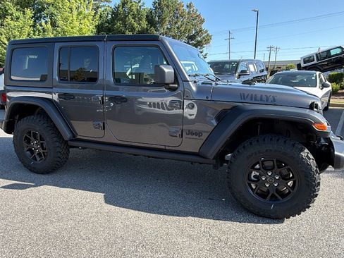 Used 2025 Jeep Wrangler Unlimited Sport AWD/4WD image 5