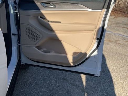 Used 2025 Jeep Grand Cherokee Limited image 18