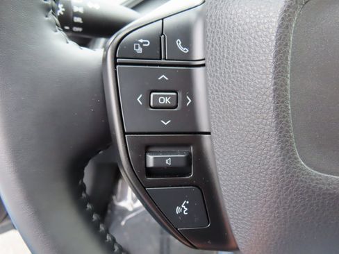 Used 2024 Toyota Prius LE image 16