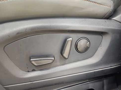 Used 2025 Ford Explorer Active w/ Active Comfort Package image 15