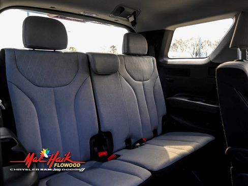 Used 2022 Hyundai Palisade Limited image 9