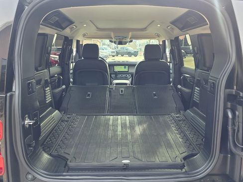 Used 2024 Land Rover Defender 110 S image 18