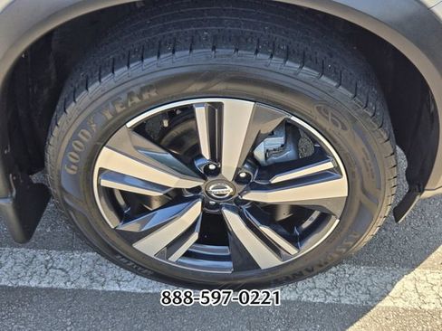 Used 2021 Nissan Rogue SL FWD image 21
