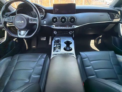 Used 2022 Kia Stinger GT2 image 19