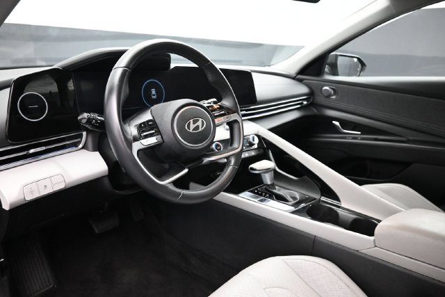 Used 2024 Hyundai Elantra Limited FWD image 5