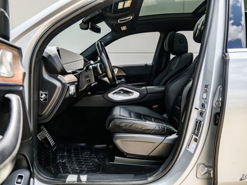Used 2025 Mercedes-Benz GLS 580 4MATIC image 35