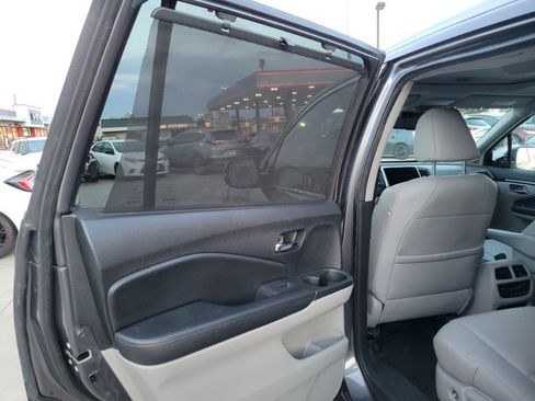 Used 2018 Honda Pilot Elite image 19