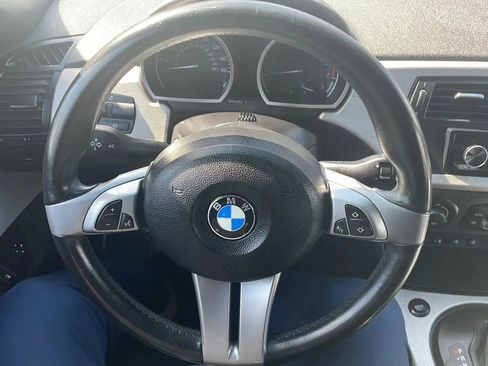Used 2005 BMW Z4 2.5i RWD image 19