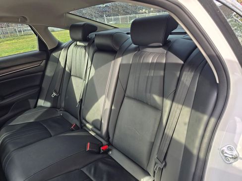 Used 2022 Honda Accord EX-L image 17