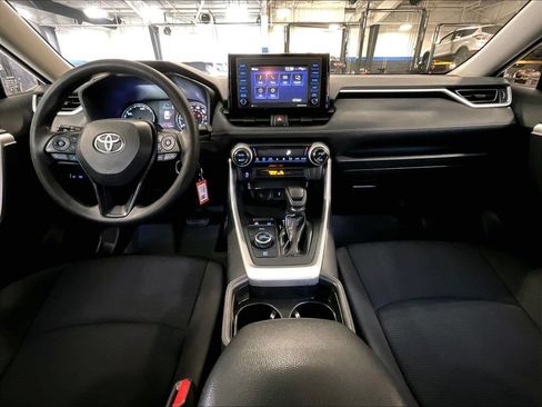 Used 2020 Toyota RAV4 LE w/ Carpet Mat Package AWD/4WD image 21