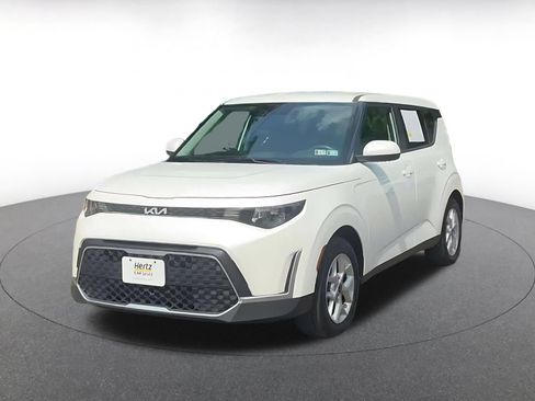 Used 2025 Kia Soul LX w/ LX Technology Package FWD image 6