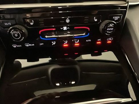 Used 2023 Jeep Grand Cherokee 4WD 4xe image 23