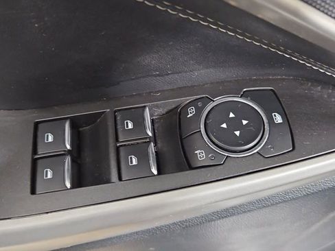 Used 2024 Ford Explorer XLT image 11