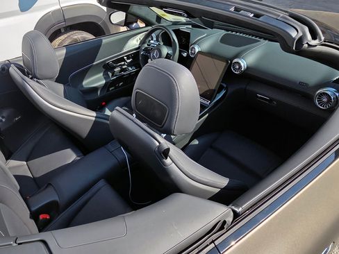 Used 2022 Mercedes-Benz SL 63 AMG 4MATIC image 43