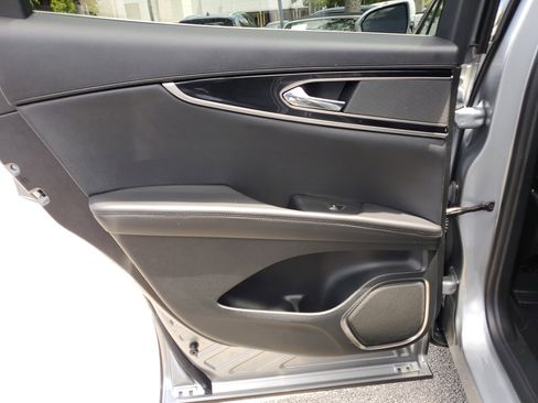 Certified 2023 Lincoln Nautilus AWD image 10