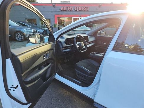 Used 2024 Nissan Ariya AWD image 9