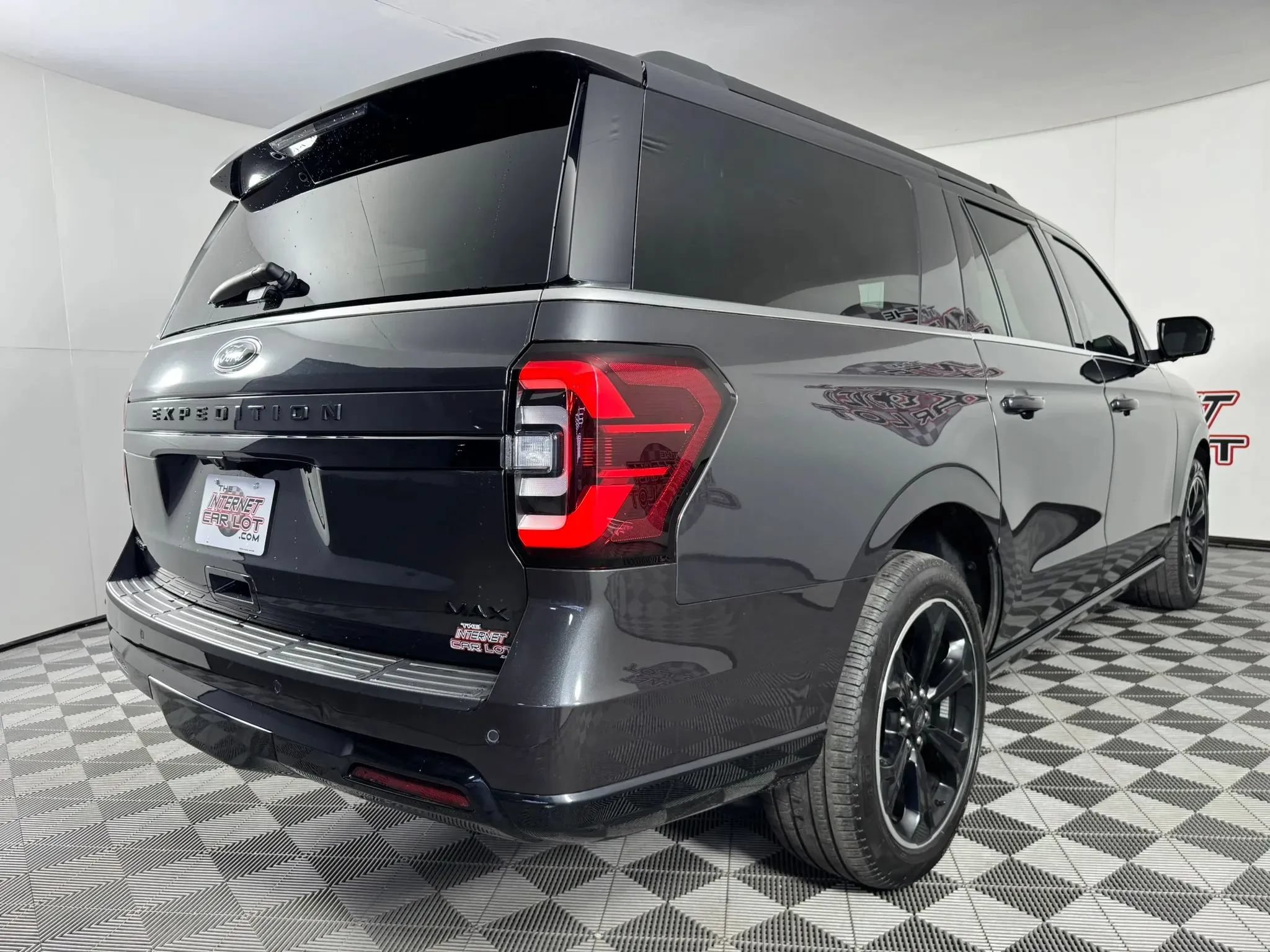 Used 2024 Ford Expedition Max Limited AWD/4WD image 32