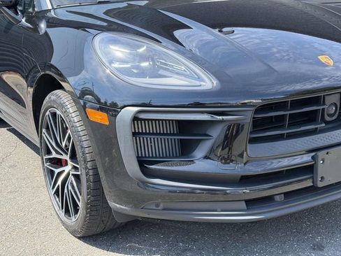 Certified 2023 Porsche Macan S AWD/4WD image 11