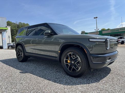 Used 2027 Rivian R2 Performance Dual AWD/4WD image 8